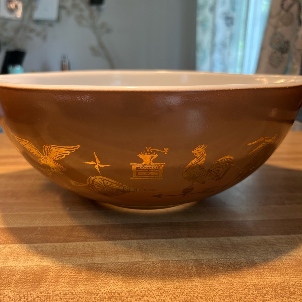 Pyrex 4qt Early American Cinderella mixing bowl